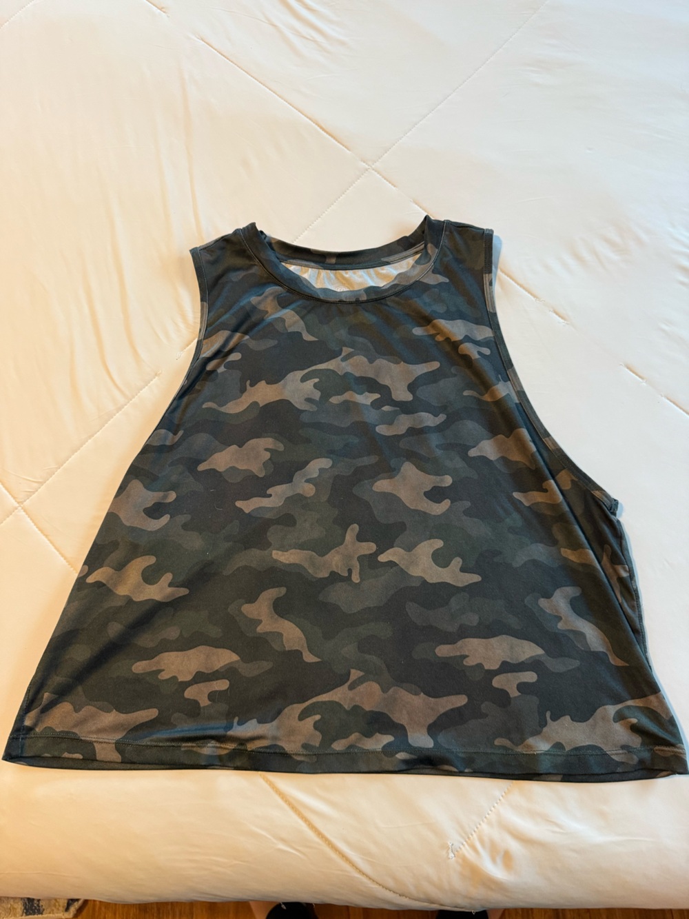 Born primitive camo tank
